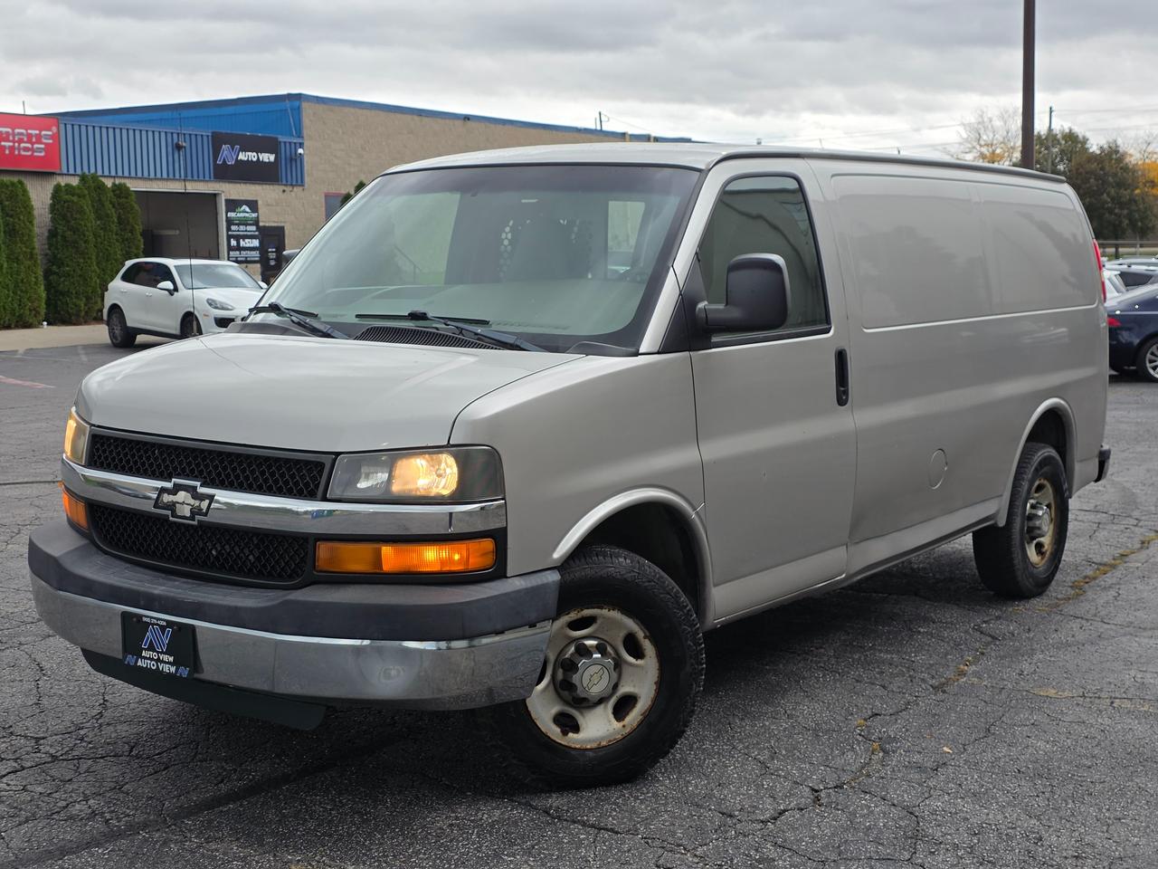 2009 Chevrolet Express Cargo Van RWD 2500 135" *CLEAN CARFAX* - Photo #1