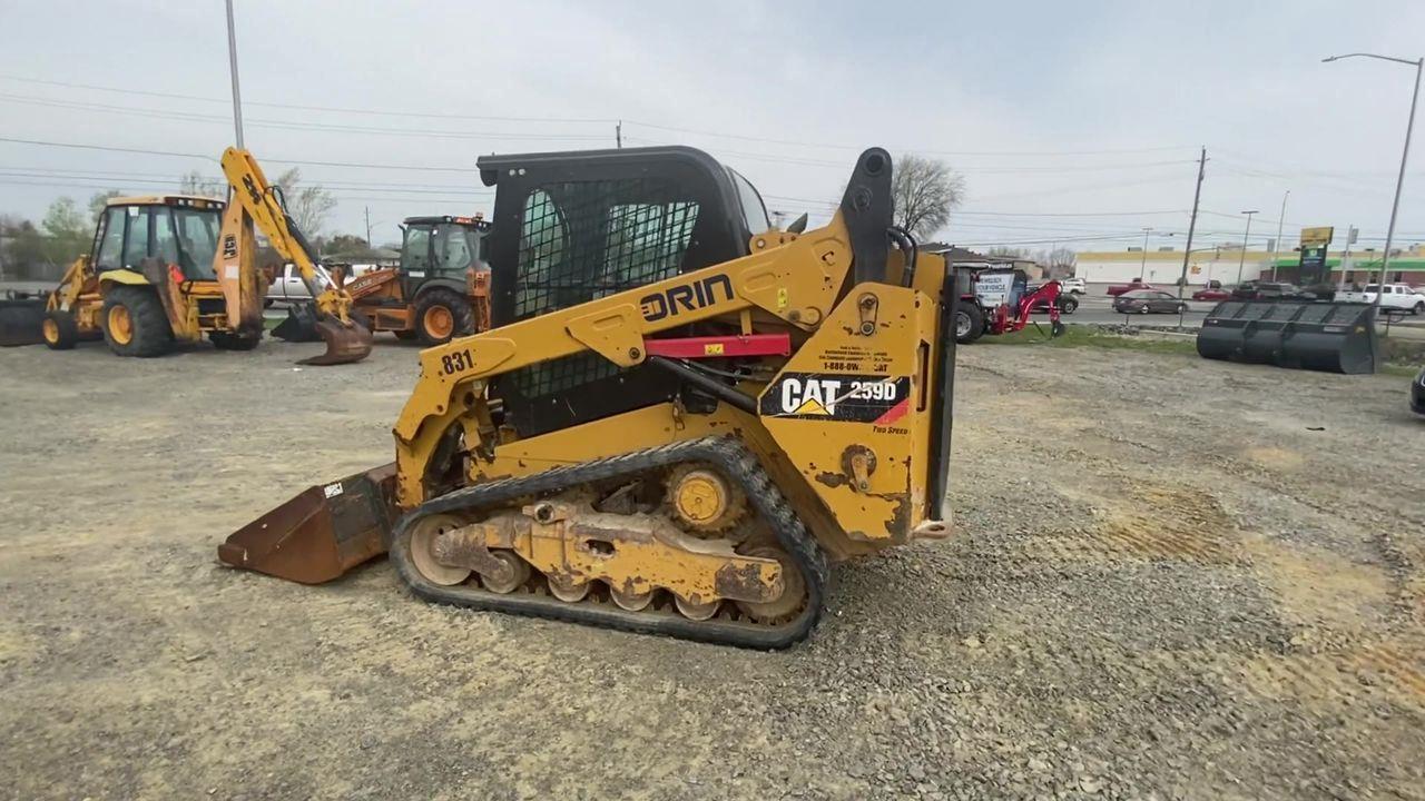 2015 CATERPILLAR 259DLRC COMPACT TRACK LOADER 6625 HRS - BKT - AUX HYD - A/C CAB - JOYSTICK STRG - REAR VIEW CAMERA Photo