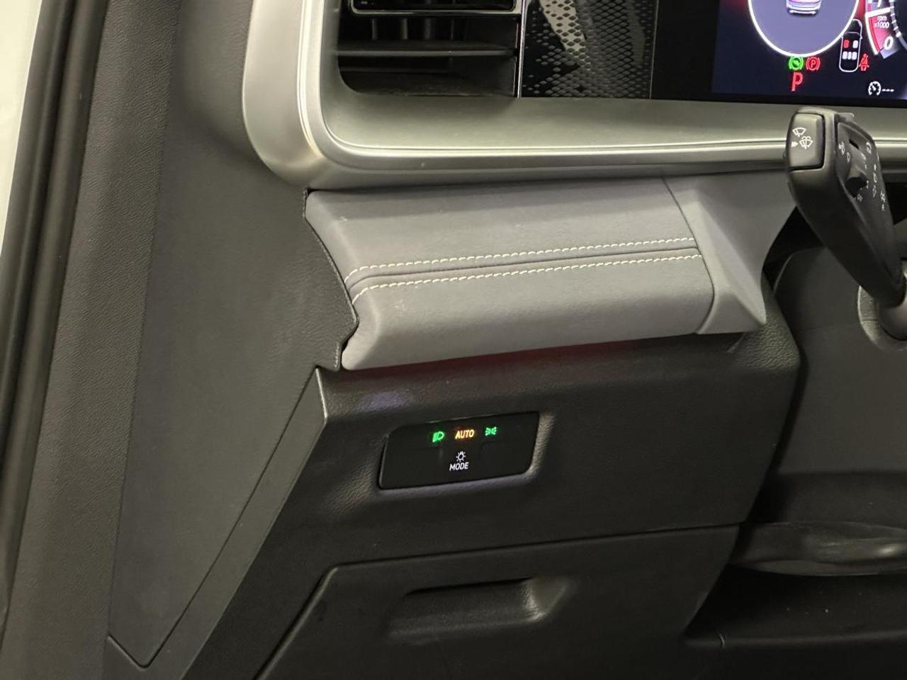 2026 Volkswagen Tiguan Comfortline R-Line Black Edition COMFORTLINE BLACK EDITION/4MOTION/PANOROOF/LEATHER/20KM! Photo