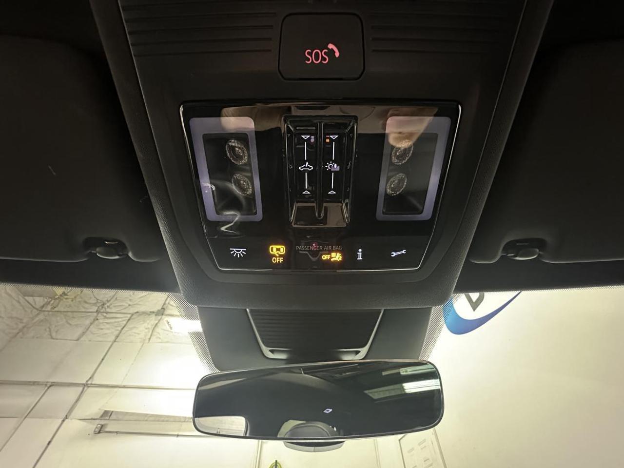 2026 Volkswagen Tiguan Comfortline R-Line Black Edition COMFORTLINE BLACK EDITION/4MOTION/PANOROOF/LEATHER/20KM! Photo