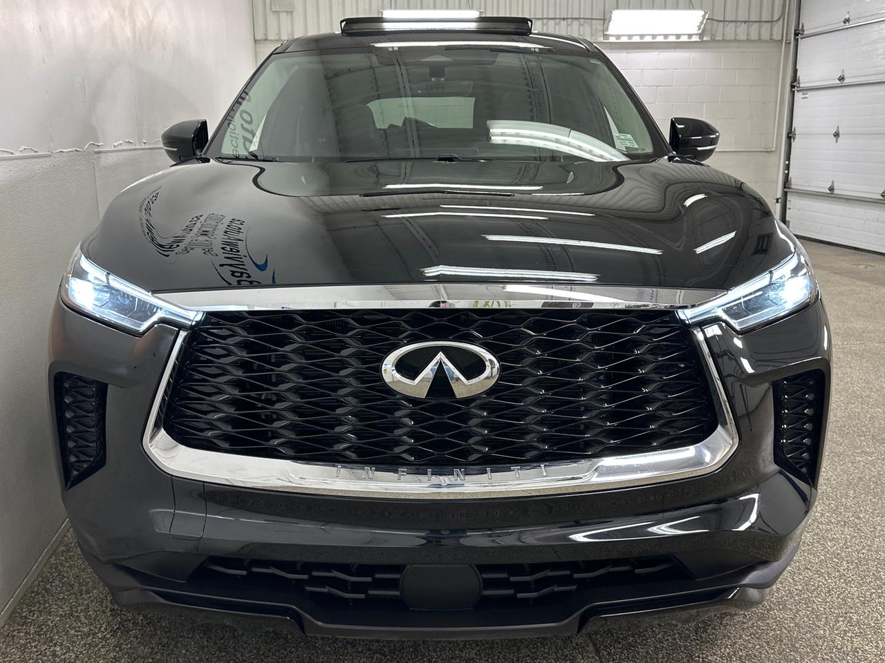 2024 Infiniti QX60 Pure PURE/AWD/7-PASSENGER/LEATHER/ROOF/OFF 1 OWNER LEASE! Photo