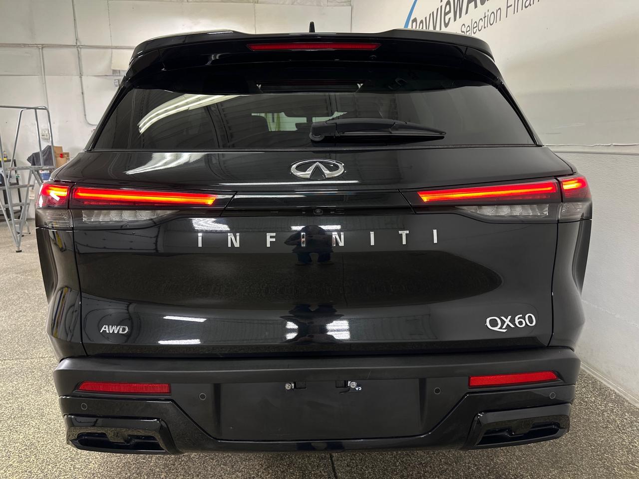 2024 Infiniti QX60 Pure PURE/AWD/7-PASSENGER/LEATHER/ROOF/OFF 1 OWNER LEASE! Photo
