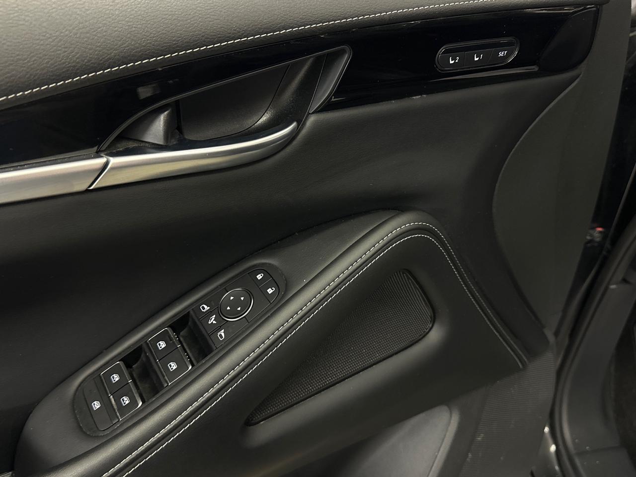 2024 Infiniti QX60 Pure PURE/AWD/7-PASSENGER/LEATHER/ROOF/OFF 1 OWNER LEASE! Photo