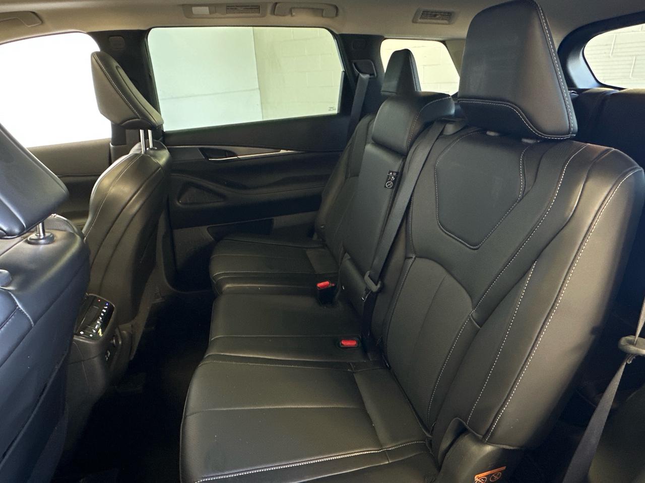 2024 Infiniti QX60 Luxe LUXE/AWD/7-PASSENGER/LEATHER/ROOF/NAV/OFF 1 OWNER LEASE! Photo