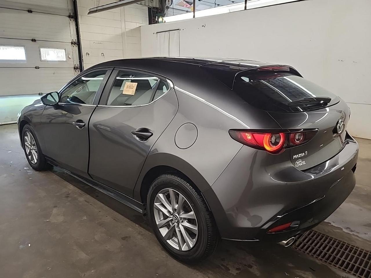 2025 Mazda MAZDA3 GX/HATCH/4500KM/AUTO/AC/POWER GROUP/ALLOYS/1 OWNER! Photo5