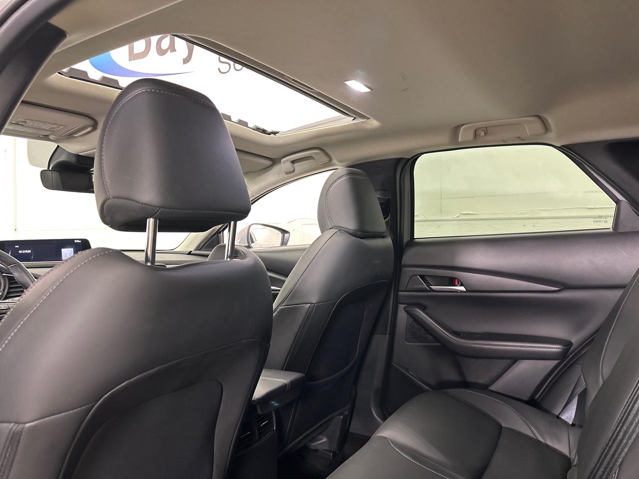 2025 Mazda CX-30 GS/AWD/LEATHER/ROOF/11KM/1 OWNER! Photo