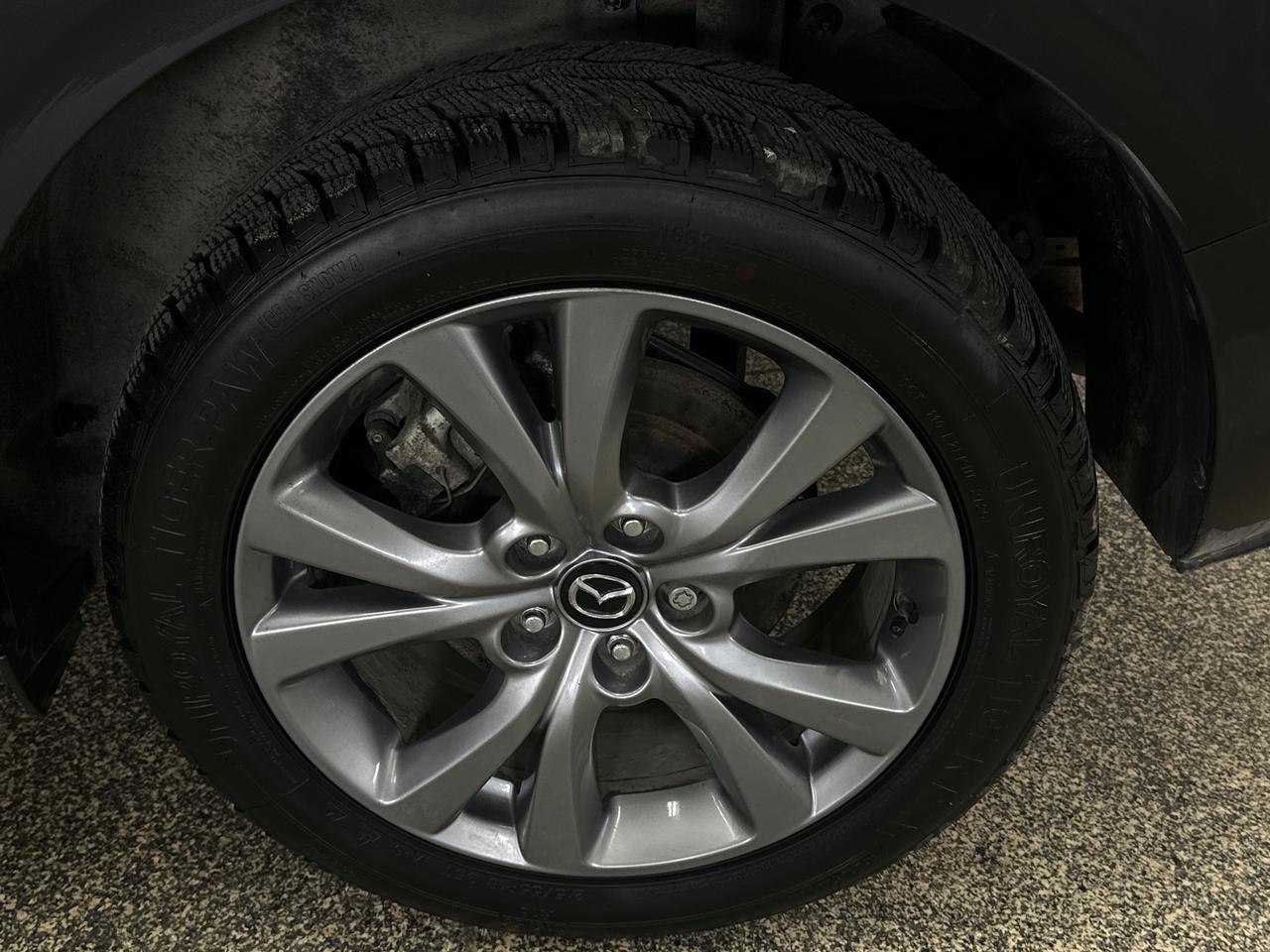 2025 Mazda CX-30 GS/AWD/LEATHER/ROOF/11KM/1 OWNER! Photo