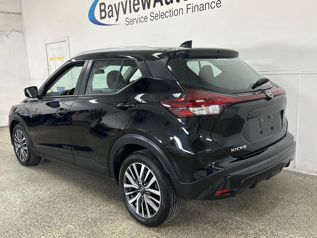 2024 Nissan Kicks SV/BLACK/21KM/OFF 1 OWNER NISSAN LEASE! Photo