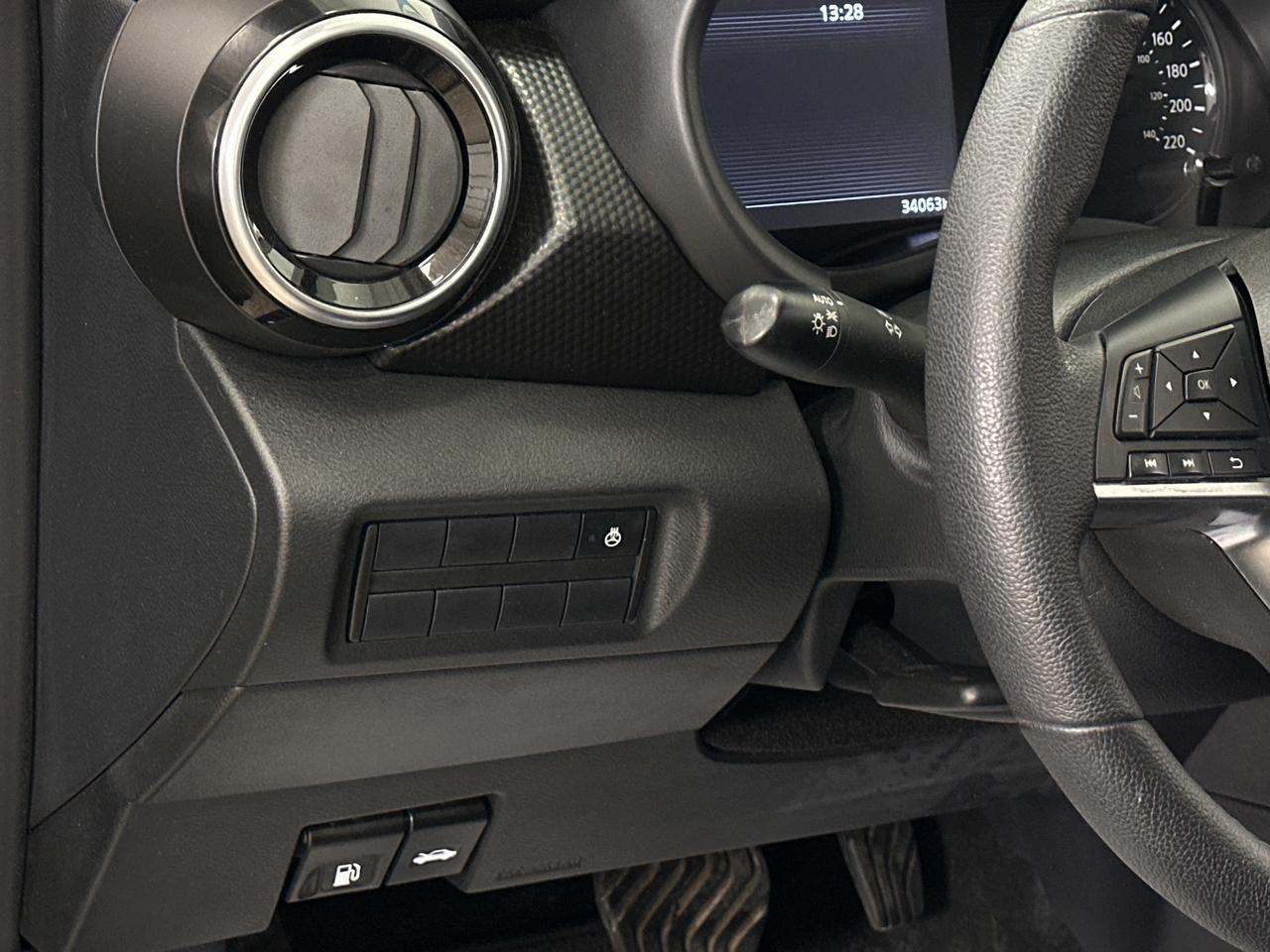 2024 Nissan Kicks SV/BLACK/34KM/OFF 1 OWNER NISSAN LEASE! Photo