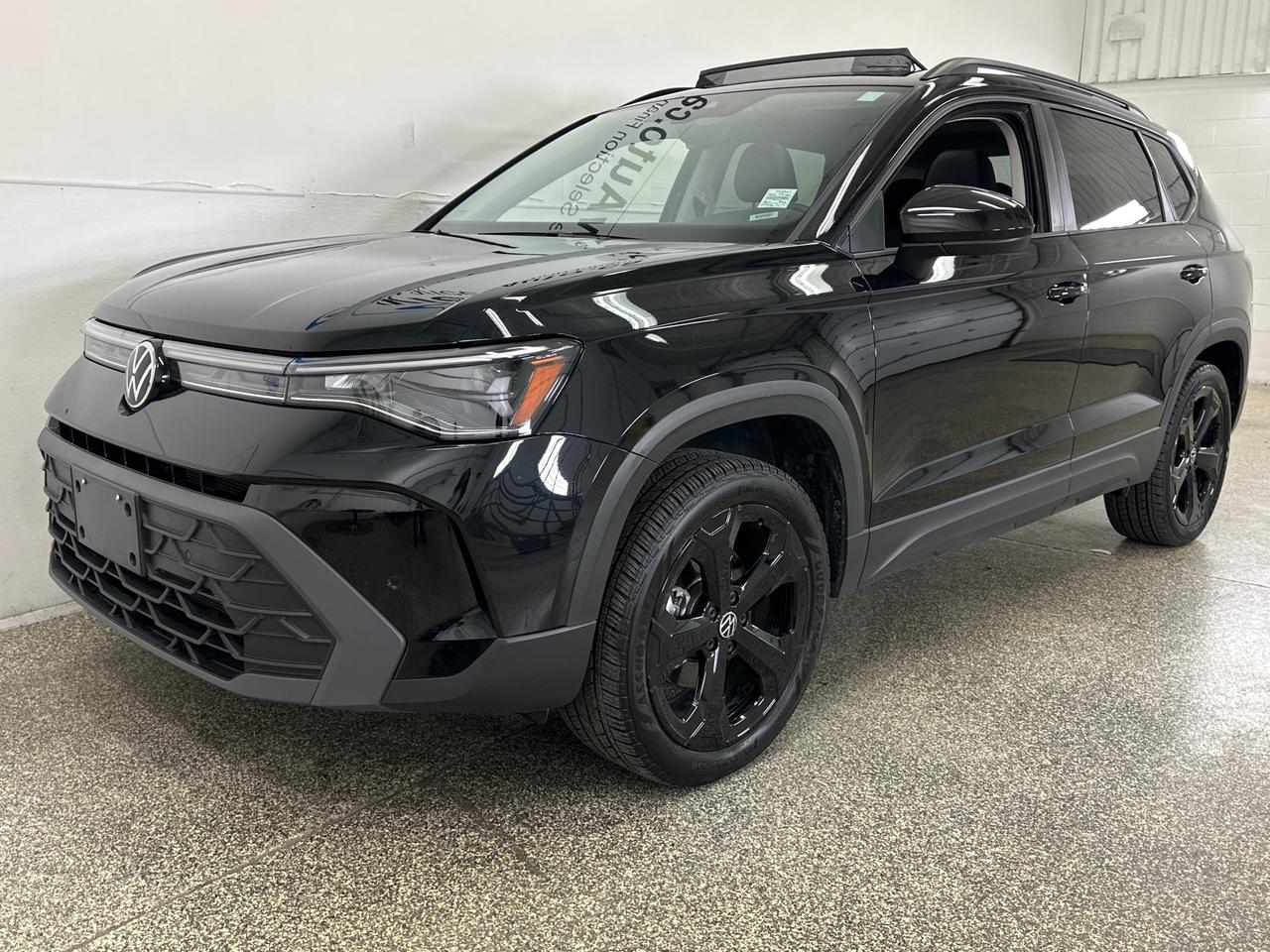 2026 Volkswagen Taos Comfortline Black Edition COMFORTLINE/BLACK EDITION/4MOTION/PANOROOF/19KM! Photo
