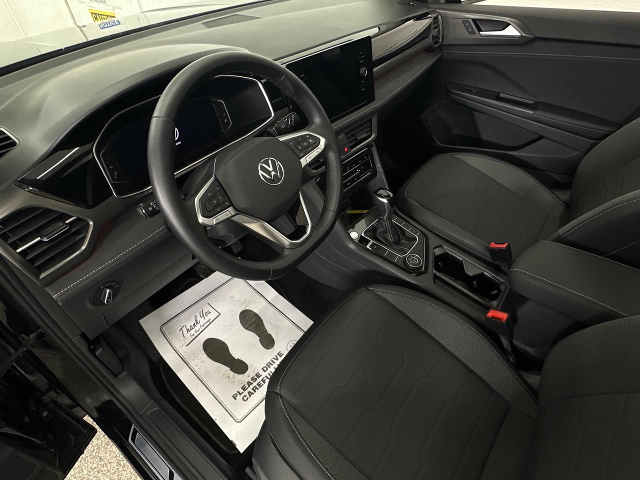 2026 Volkswagen Taos Comfortline Black Edition COMFORTLINE/BLACK EDITION/4MOTION/PANOROOF/19KM! Photo
