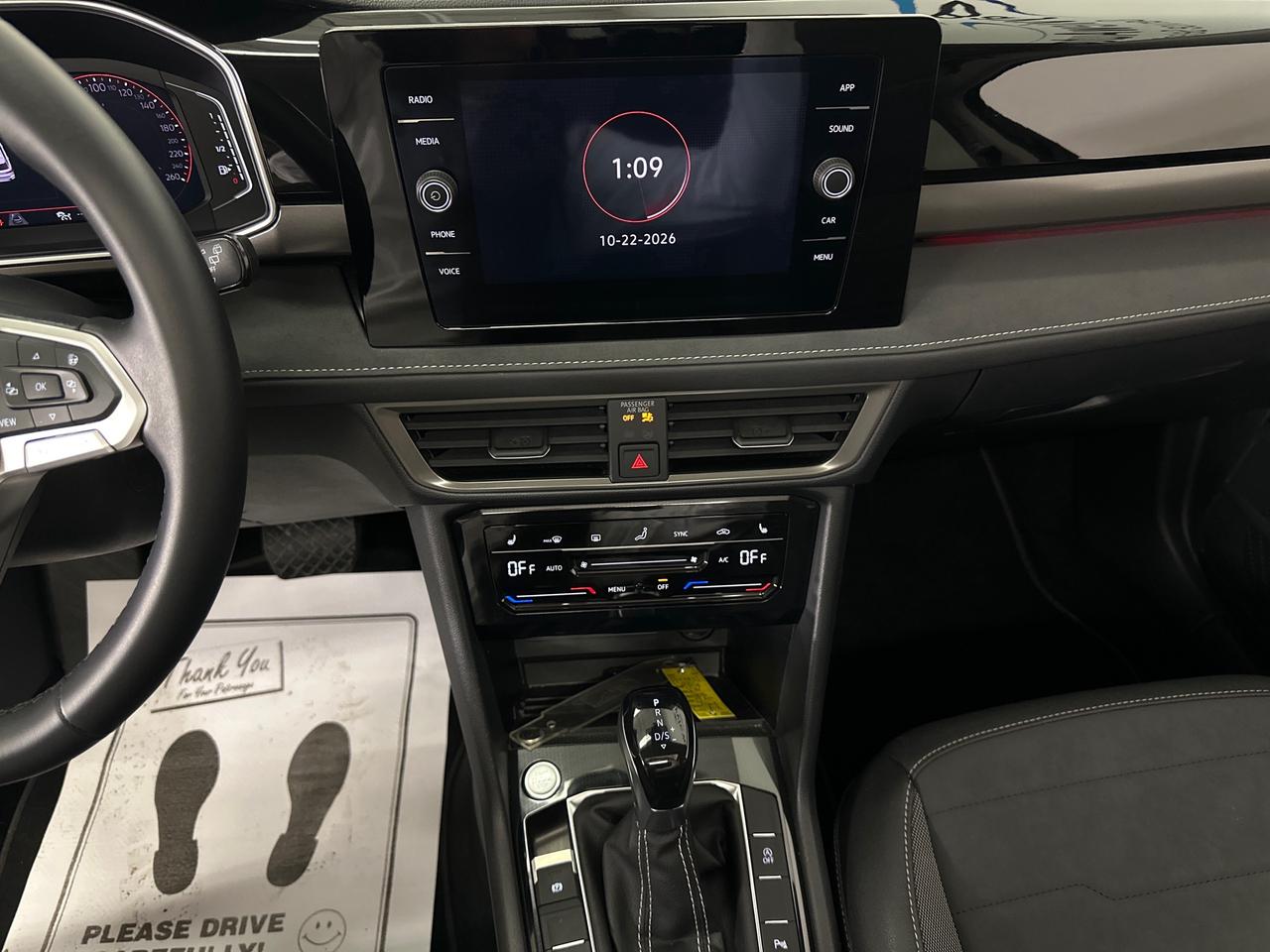 2026 Volkswagen Taos Comfortline Black Edition COMFORTLINE/BLACK EDITION/4MOTION/PANOROOF/19KM! Photo