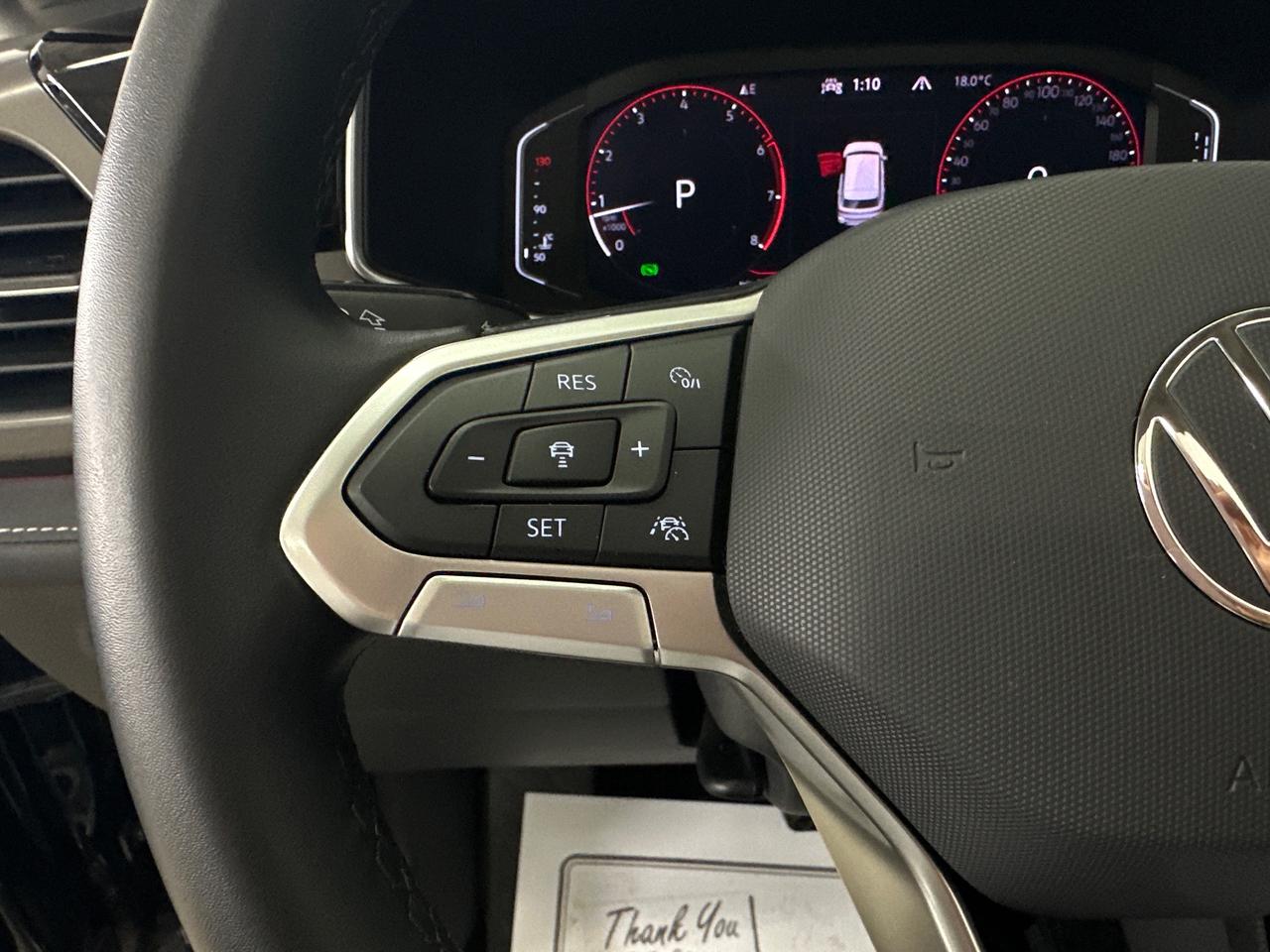 2026 Volkswagen Taos Comfortline Black Edition COMFORTLINE/BLACK EDITION/4MOTION/PANOROOF/19KM! Photo