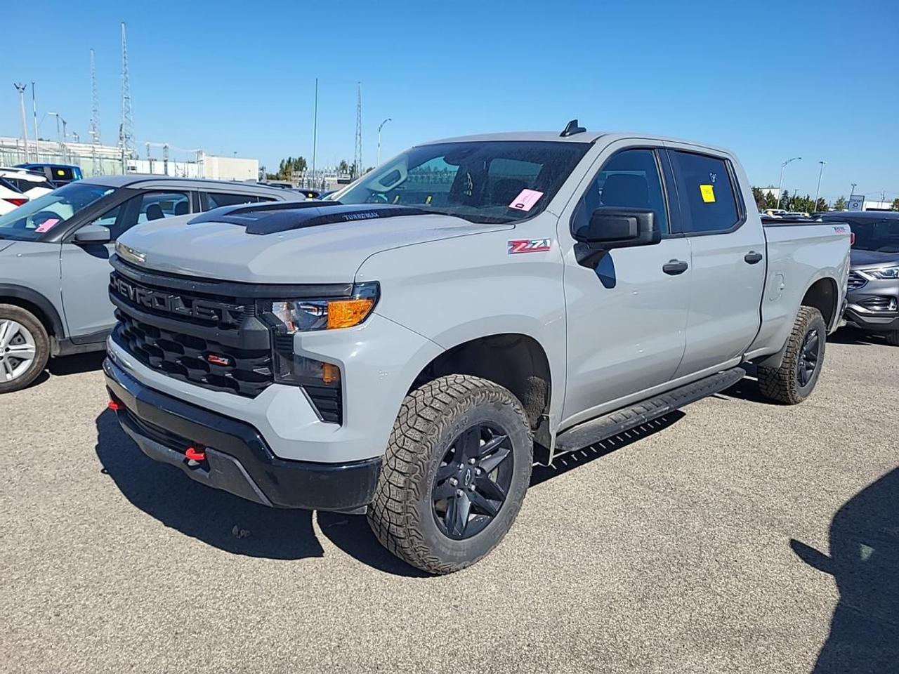 2024 Chevrolet Silverado 1500 Custom Trail Boss CUSTOM TRAIL BOSS/Z71/30KM/OFF 1 OWNER GM LEASE! Photo
