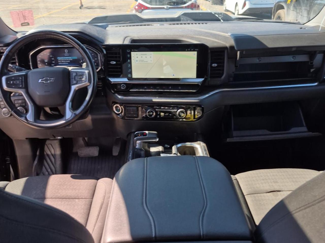 2024 Chevrolet Silverado 1500 LT Trail Boss LT TRAIL BOSS/5.3L/SUNROOF/PWR BUCKETS/BFGS/WIDESCREEN/OFF GMAC LEASE! Photo