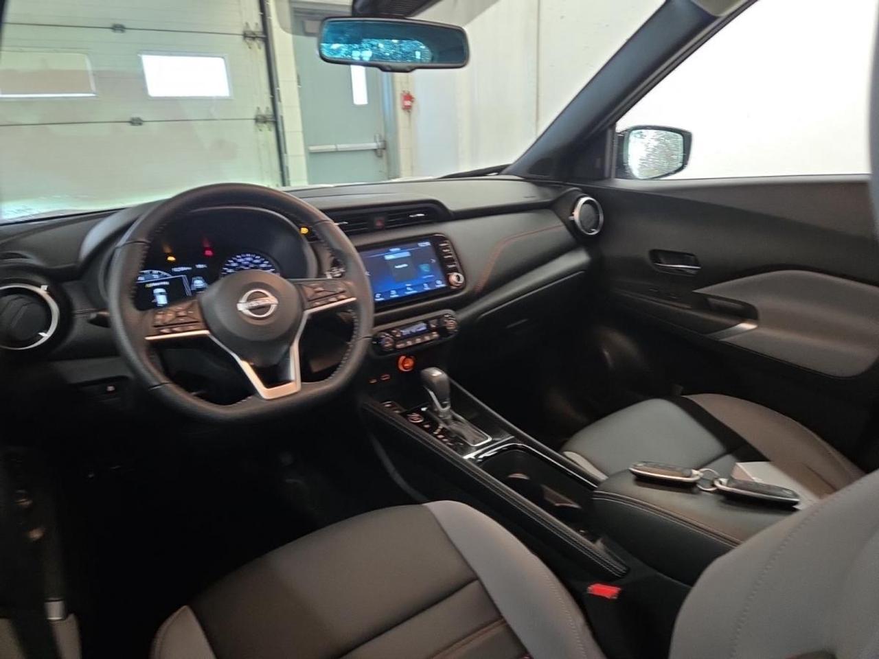 2024 Nissan Kicks SR/PREMIUM/LEATHER/6500KM/OFF NISSAN LEASE! Photo5