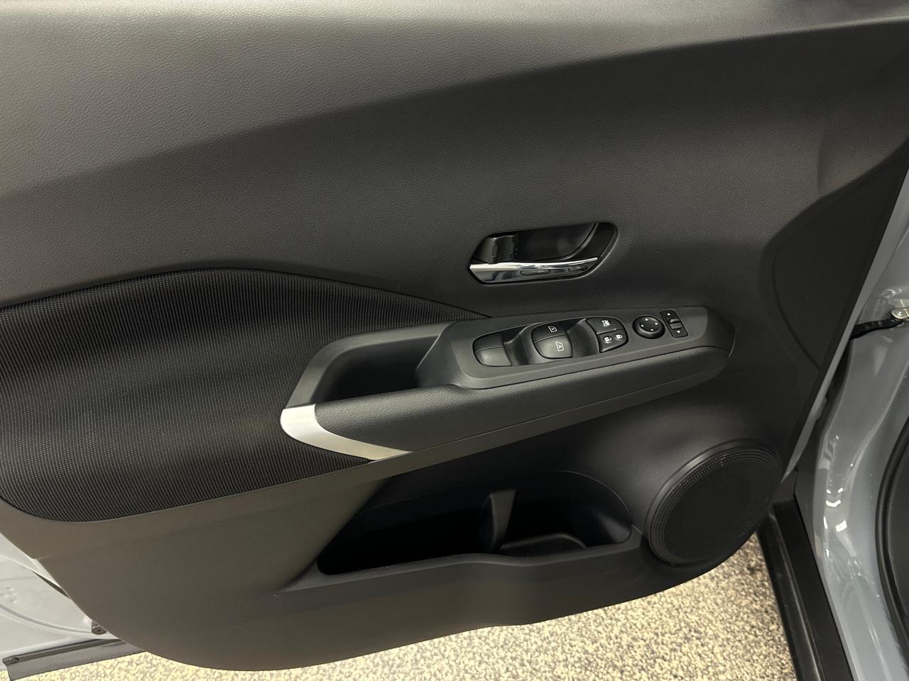 2024 Nissan Kicks SV/13KM/OFF NISSAN LEASE! Photo