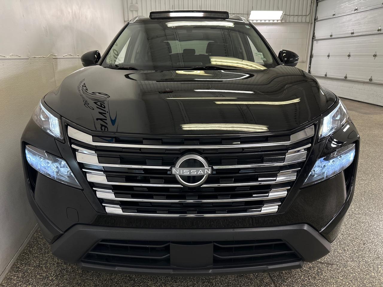 2024 Nissan Rogue SV Moonroof SV/AWD/PANOROOF/19KM/OFF NISSAN LEASE! Photo1