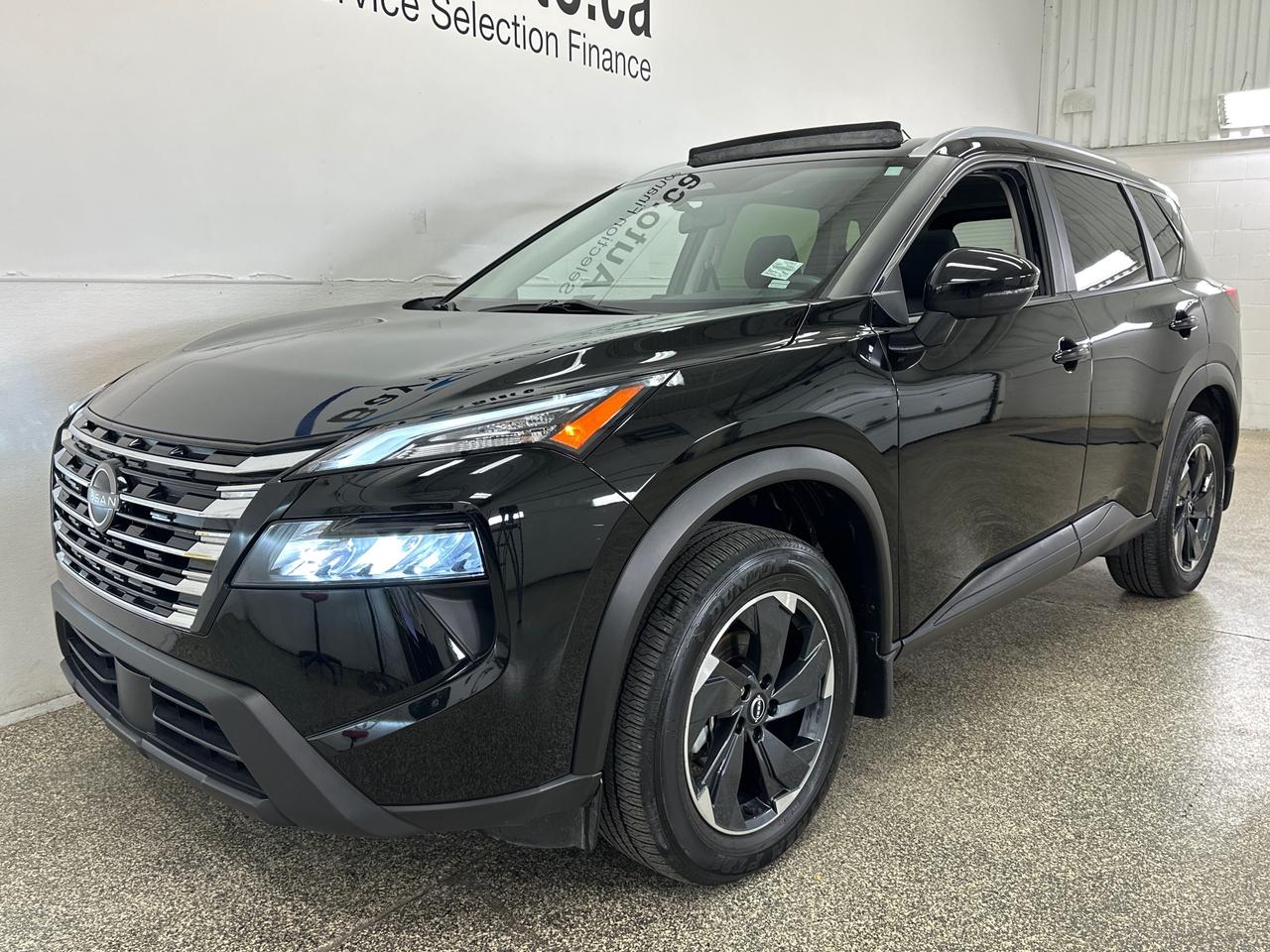 2024 Nissan Rogue SV Moonroof SV/AWD/PANOROOF/19KM/OFF NISSAN LEASE! Photo2
