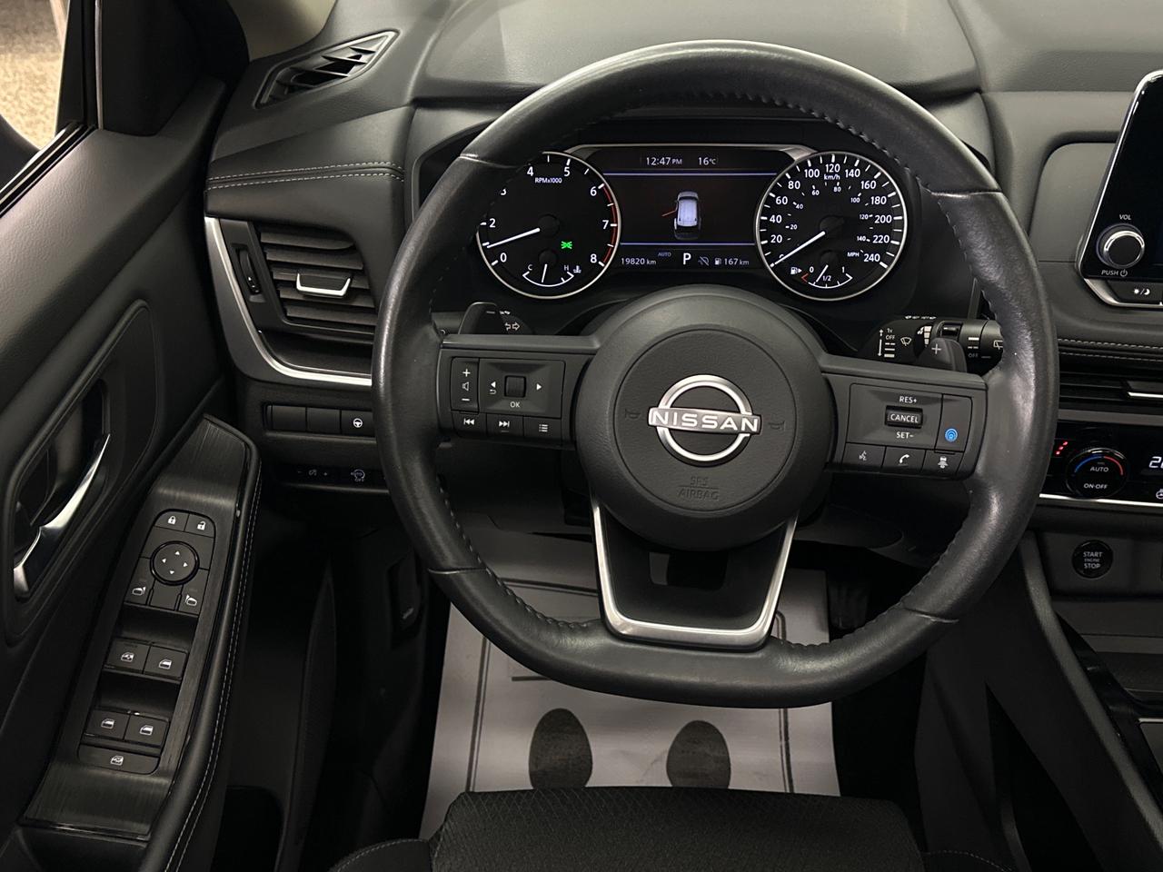 2024 Nissan Rogue SV Moonroof SV/AWD/PANOROOF/19KM/OFF NISSAN LEASE! Photo