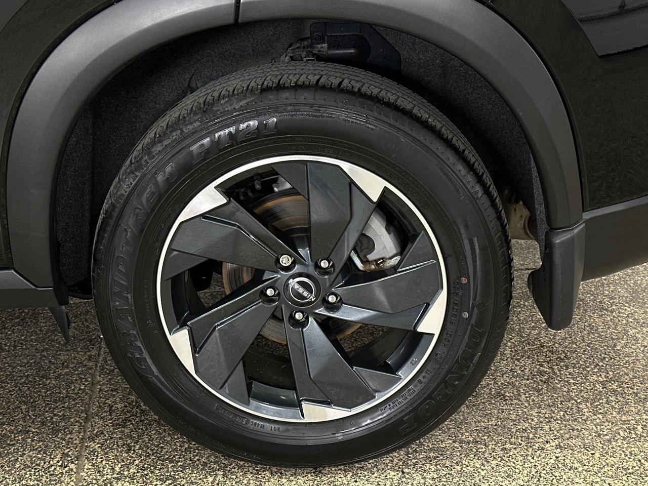 2024 Nissan Rogue SV Moonroof SV/AWD/PANOROOF/19KM/OFF NISSAN LEASE! Photo