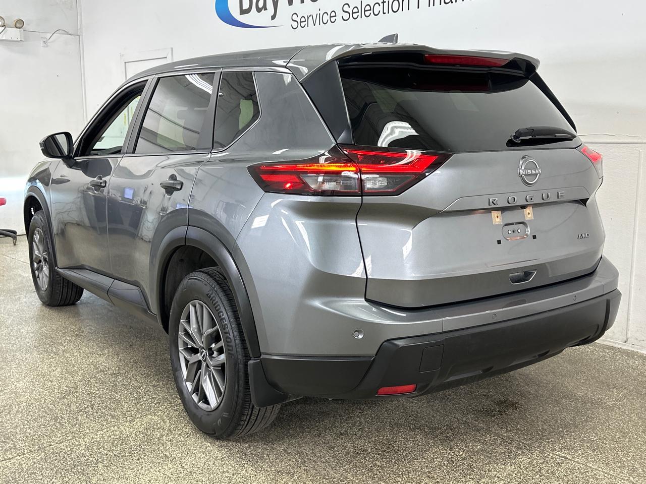 2024 Nissan Rogue S/AWD/37KM/BLACK/OFF NISSAN LEASE! Photo