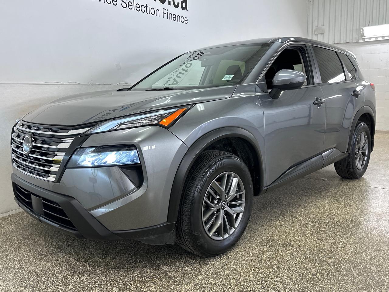 2024 Nissan Rogue S/AWD/37KM/BLACK/OFF NISSAN LEASE! Photo