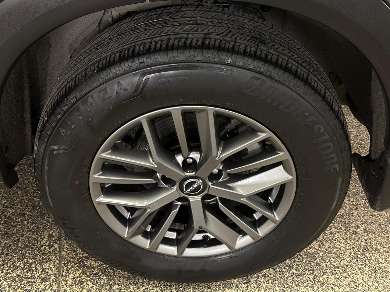 2024 Nissan Rogue S/AWD/37KM/BLACK/OFF NISSAN LEASE! Photo