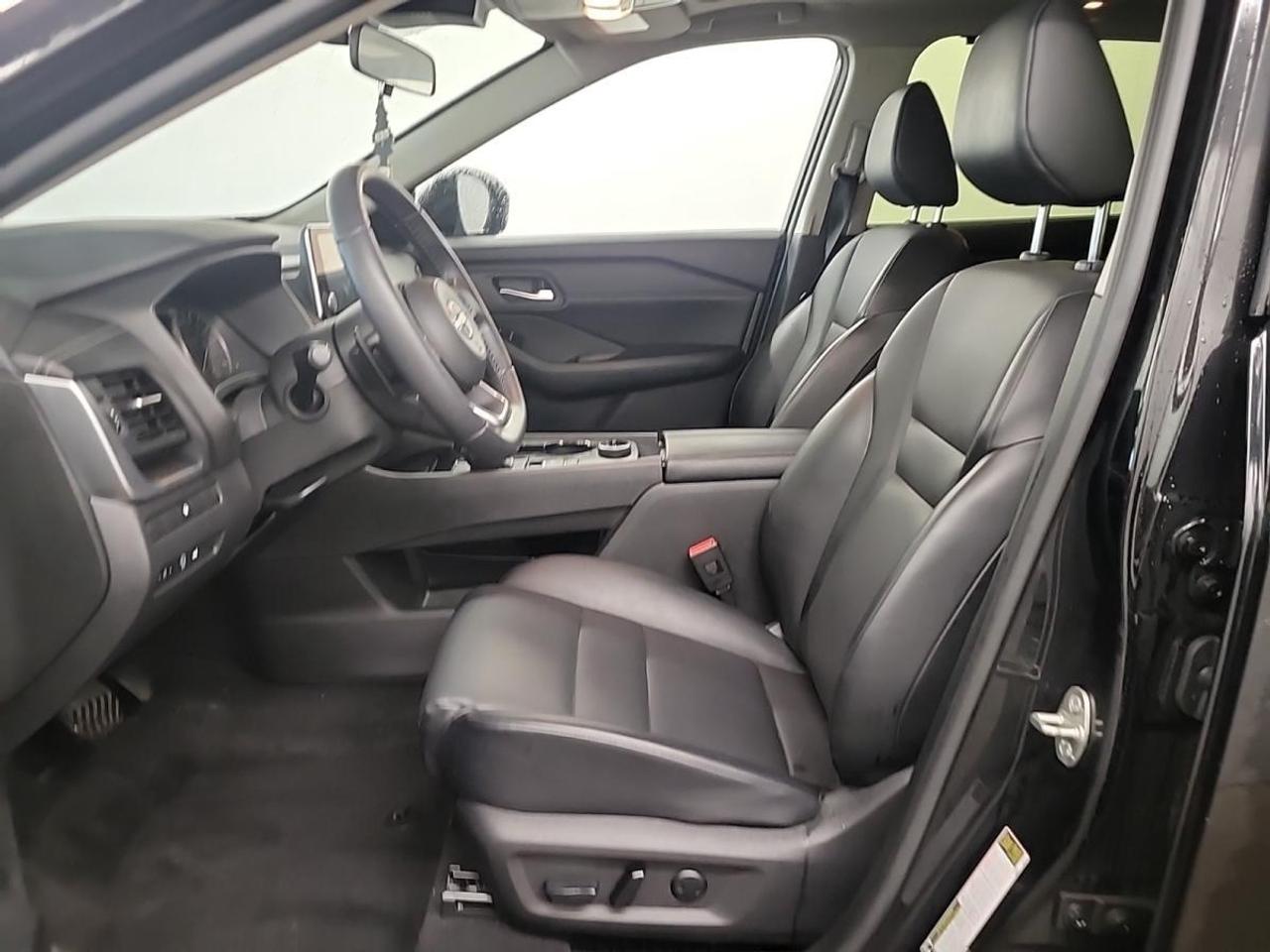 2024 Nissan Rogue SV Moonroof SV/AWD/PREMIUM/LEATHER/PANOROOF/OFF NISSAN LEASE! Photo5