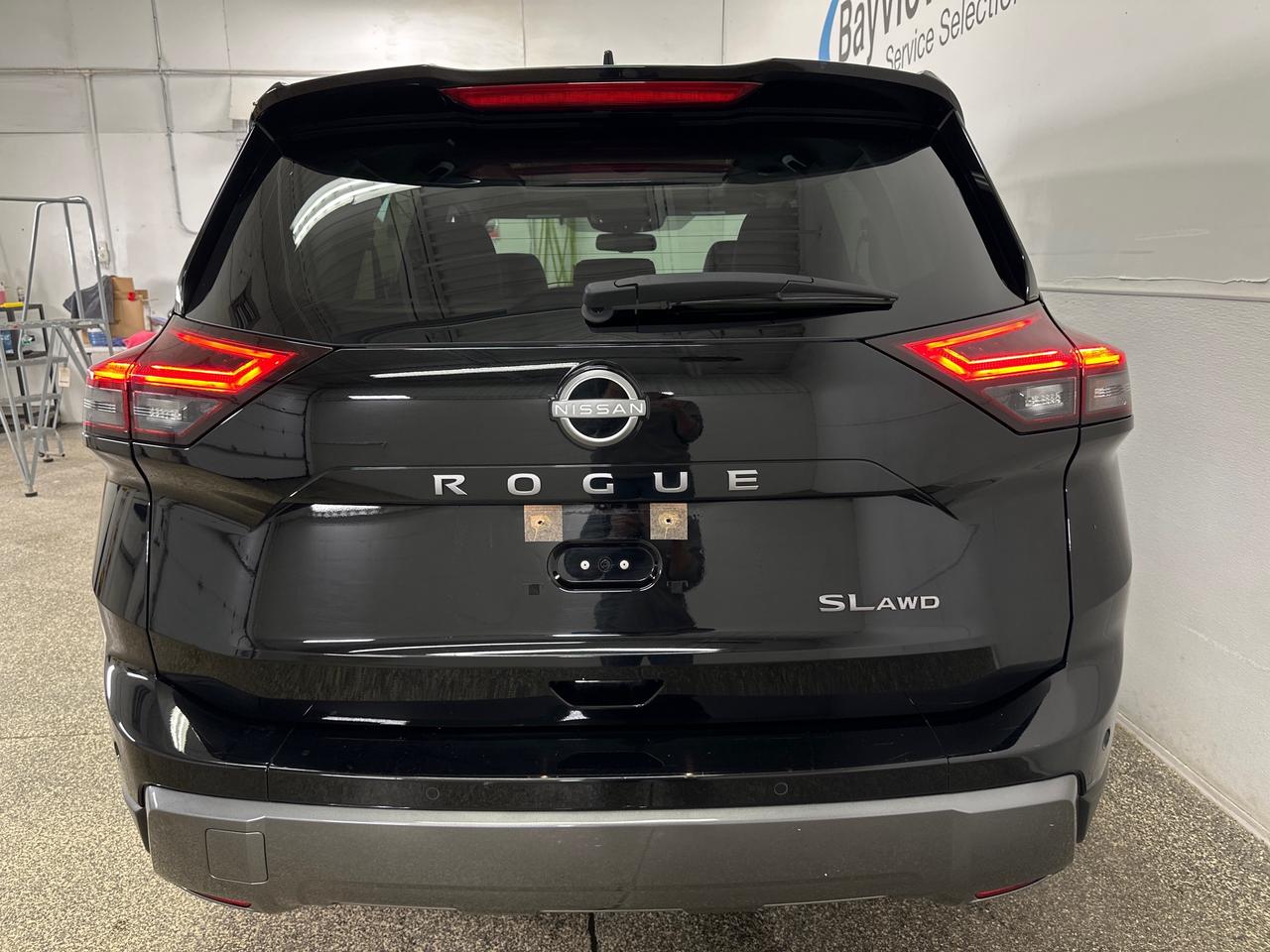 2024 Nissan Rogue SL/AWD/LEATHER/PANOROOF/NAVI/OFF 1 OWNER NISSAN LEASE! Photo