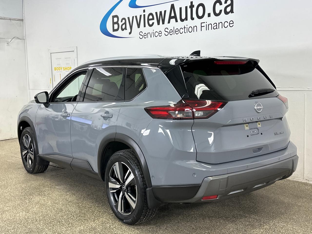 2024 Nissan Rogue SL/AWD/LEATHER/PANOROOF/NAVI/OFF 1 OWNER NISSAN LEASE! Photo