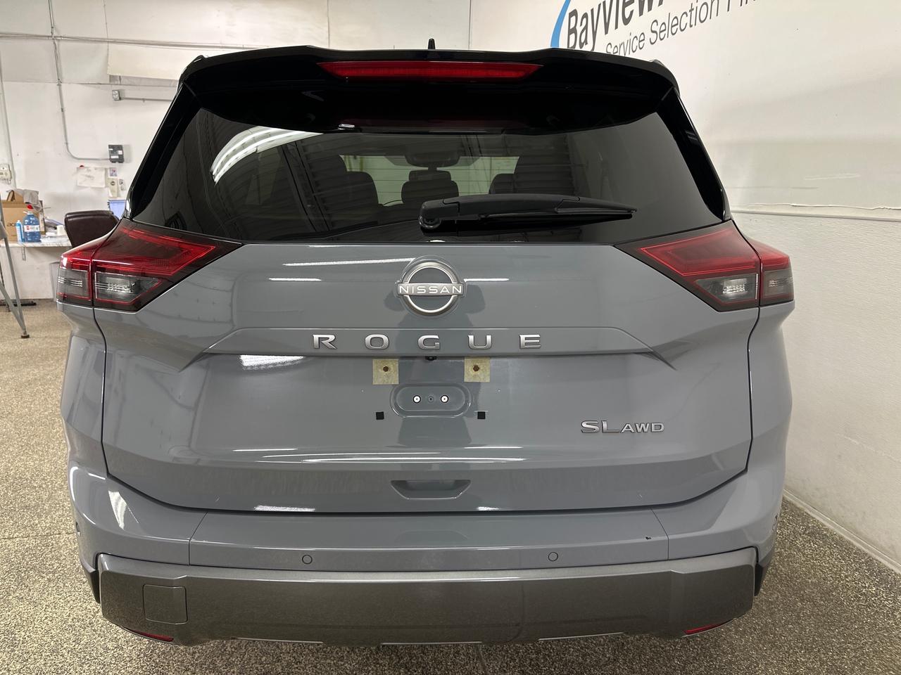 2024 Nissan Rogue SL/AWD/LEATHER/PANOROOF/NAVI/OFF 1 OWNER NISSAN LEASE! Photo