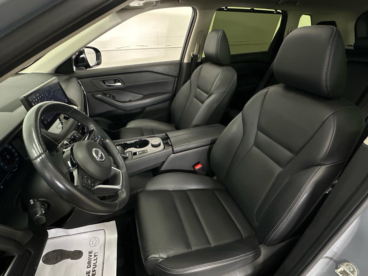2024 Nissan Rogue SL/AWD/LEATHER/PANOROOF/NAVI/OFF 1 OWNER NISSAN LEASE! Photo