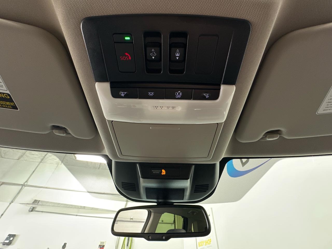 2024 Nissan Rogue SL/AWD/LEATHER/PANOROOF/NAVI/OFF 1 OWNER NISSAN LEASE! Photo
