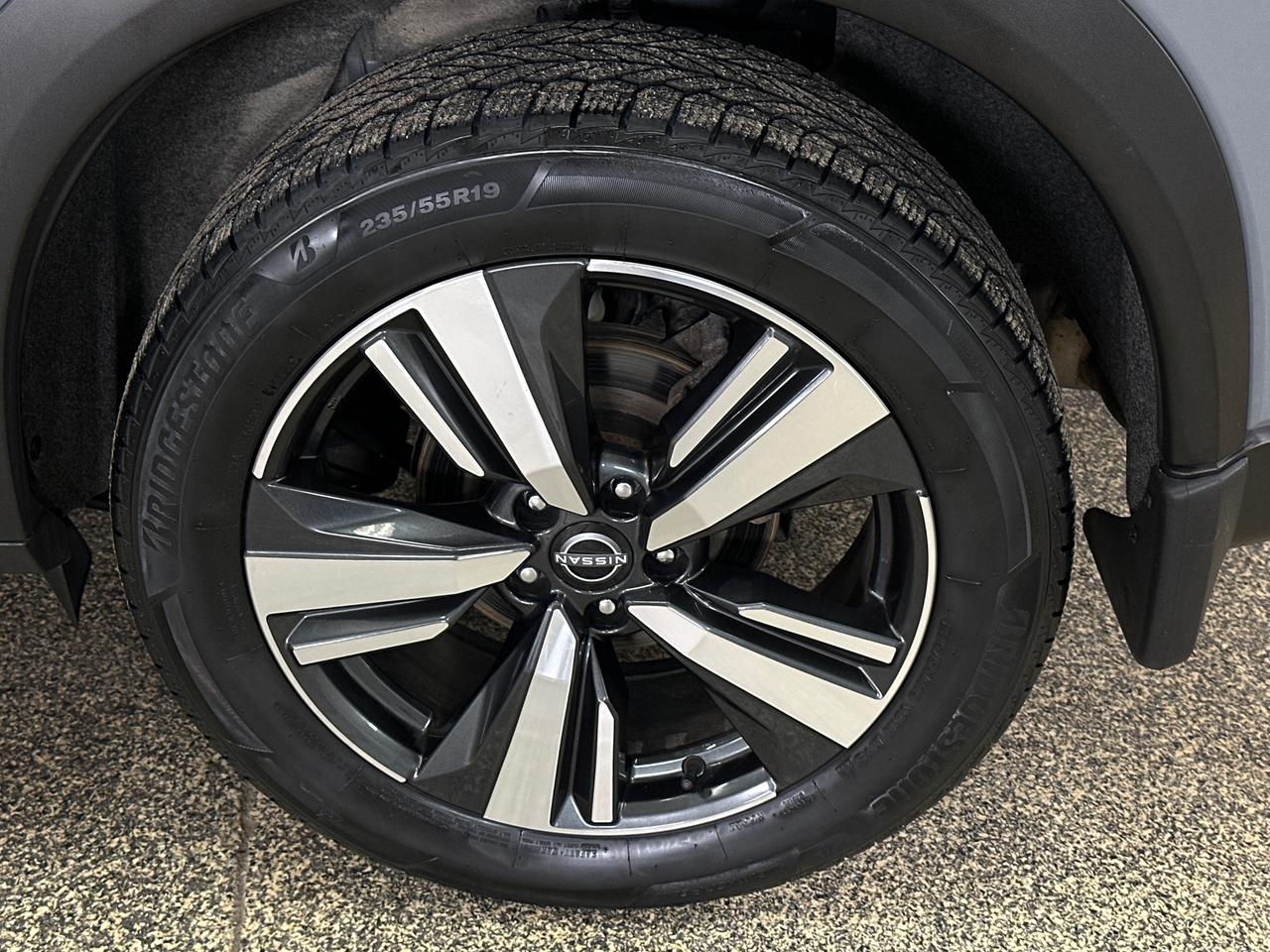 2024 Nissan Rogue SL/AWD/LEATHER/PANOROOF/NAVI/OFF 1 OWNER NISSAN LEASE! Photo