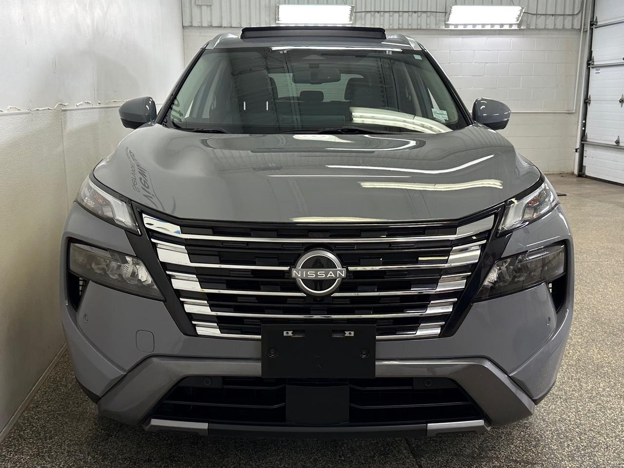 2024 Nissan Rogue SL/AWD/PANOROOF/LEATHER/NAVI/OFF 1 OWNER LEASE! Photo5