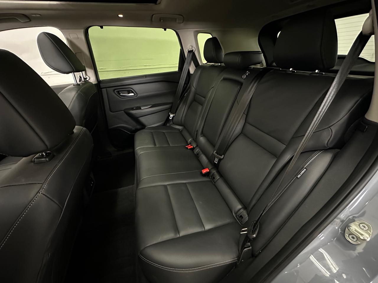 2024 Nissan Rogue SL/AWD/PANOROOF/LEATHER/NAVI/OFF 1 OWNER LEASE! Photo