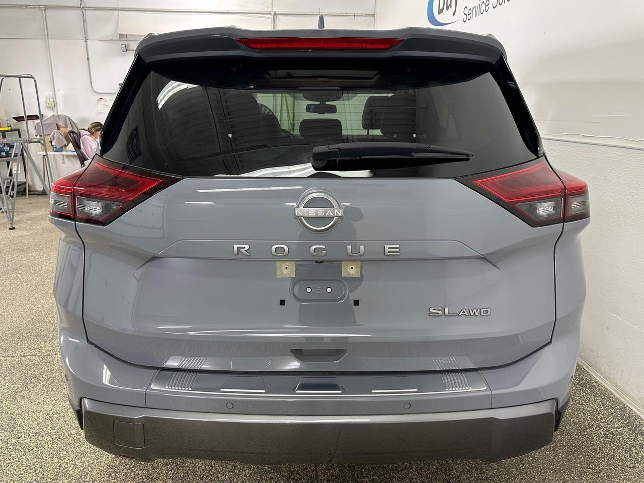 2024 Nissan Rogue SL/AWD/PANOROOF/LEATHER/NAVI/OFF 1 OWNER LEASE! Photo