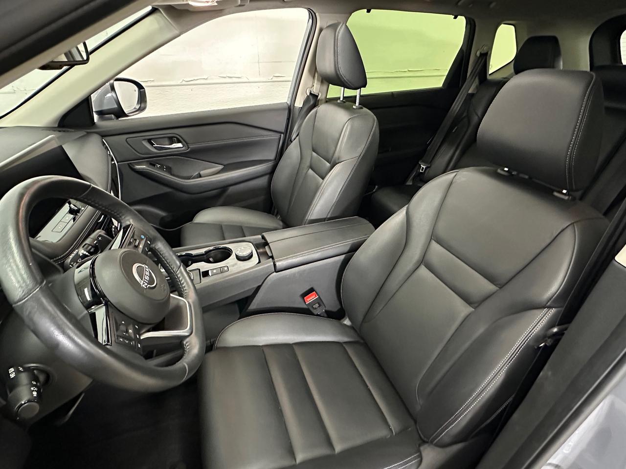 2024 Nissan Rogue SL/AWD/PANOROOF/LEATHER/NAVI/OFF 1 OWNER LEASE! Photo