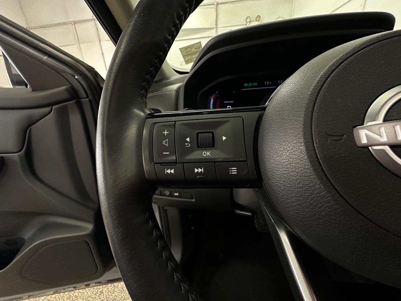 2024 Nissan Rogue SL/AWD/PANOROOF/LEATHER/NAVI/OFF 1 OWNER LEASE! Photo