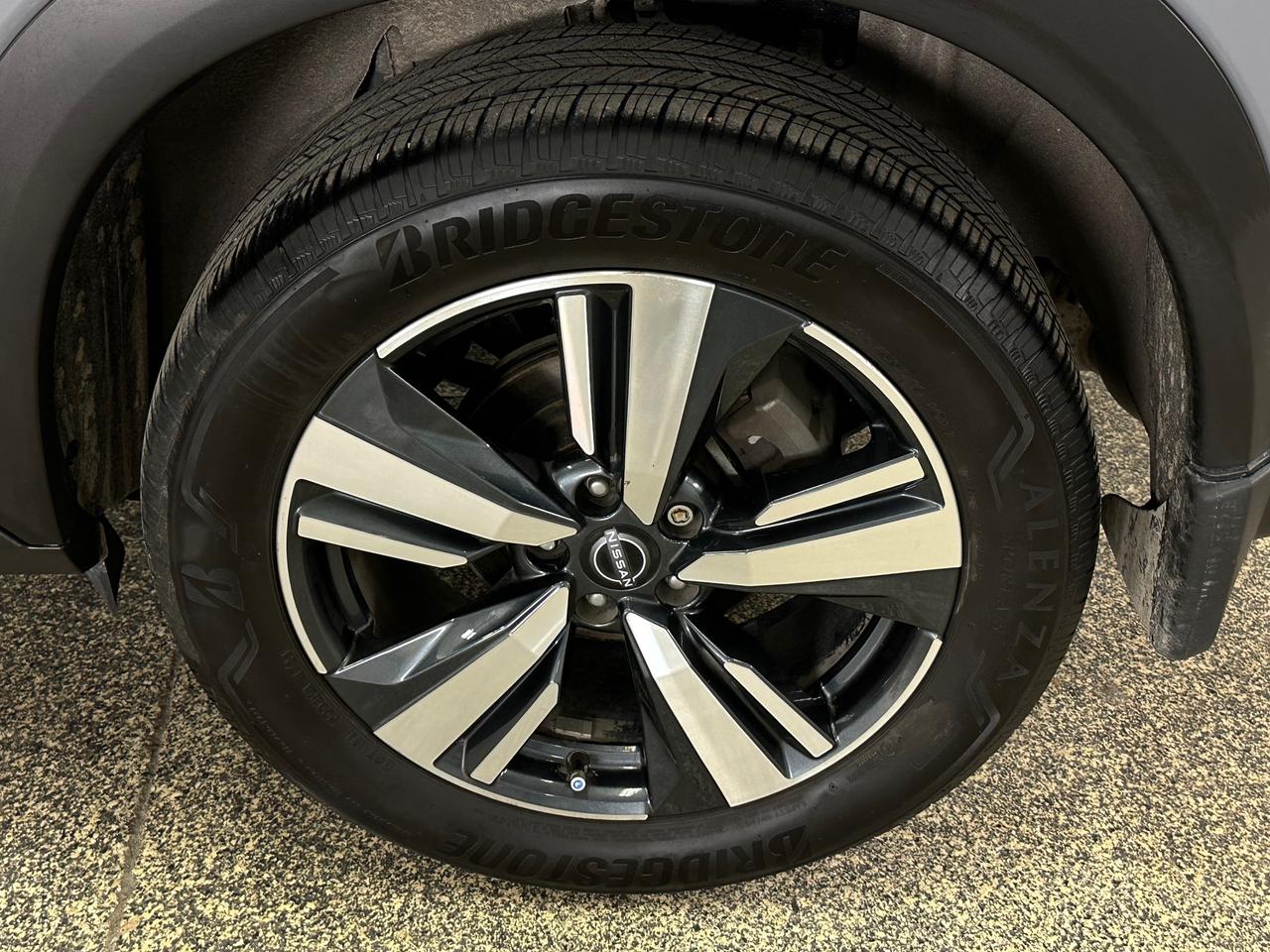 2024 Nissan Rogue SL/AWD/PANOROOF/LEATHER/NAVI/OFF 1 OWNER LEASE! Photo