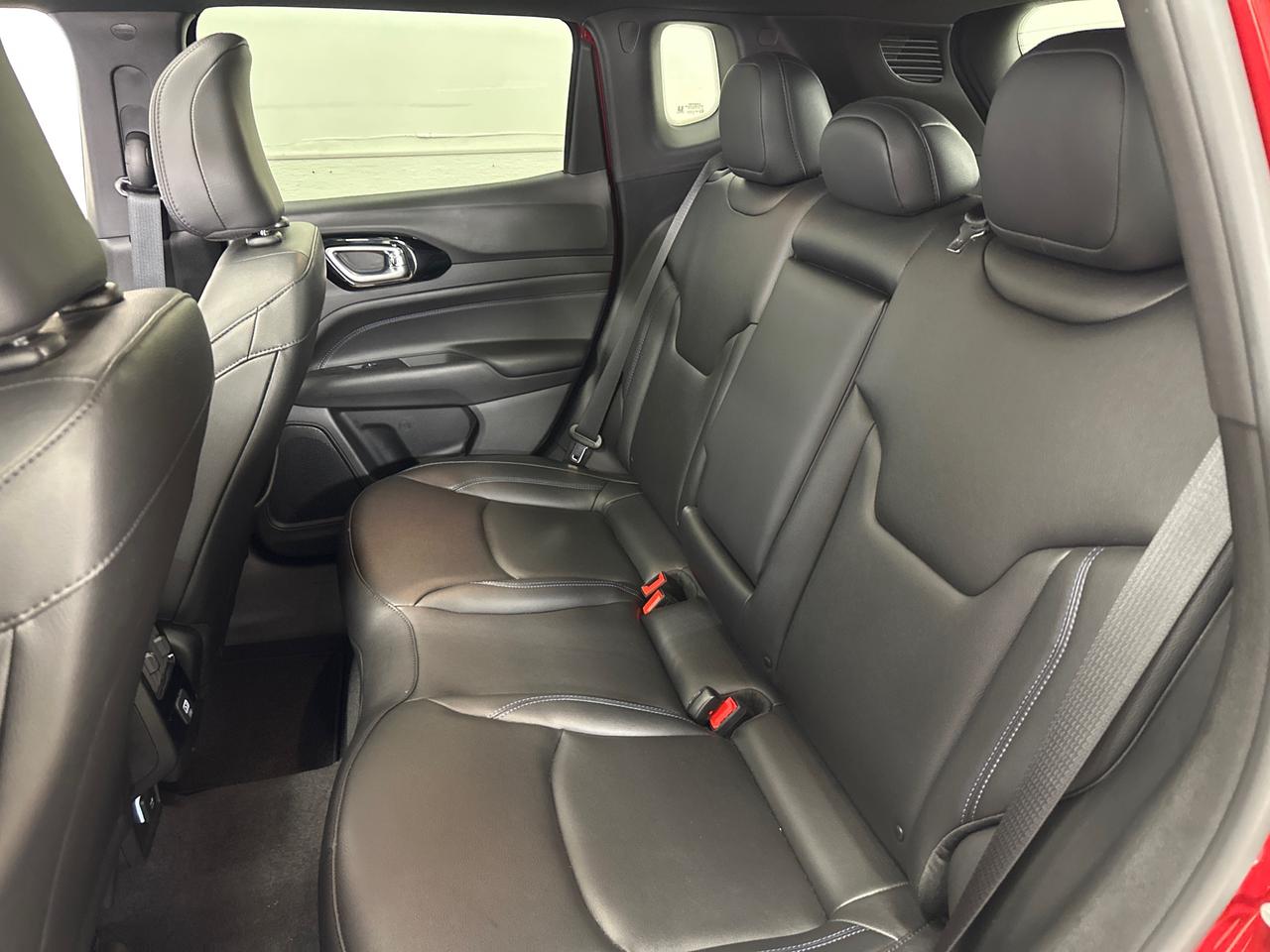 2026 Jeep Compass Limited LIMITED/4WD/PANOROOF/LEATHER/NAVI/15KM/OFF 1 OWNER LEASE! Photo