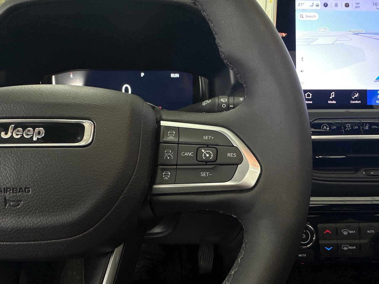 2026 Jeep Compass Limited LIMITED/4WD/PANOROOF/LEATHER/NAVI/15KM/OFF 1 OWNER LEASE! Photo