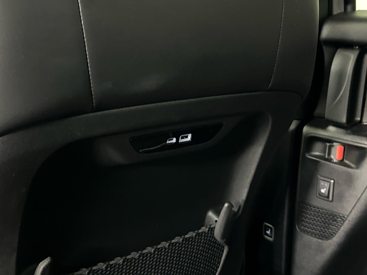 2026 Chrysler Pacifica Limited LIMITED/PANOROOF/LEATHER/24KM/1 OWNER LEASE DIRECT! Photo