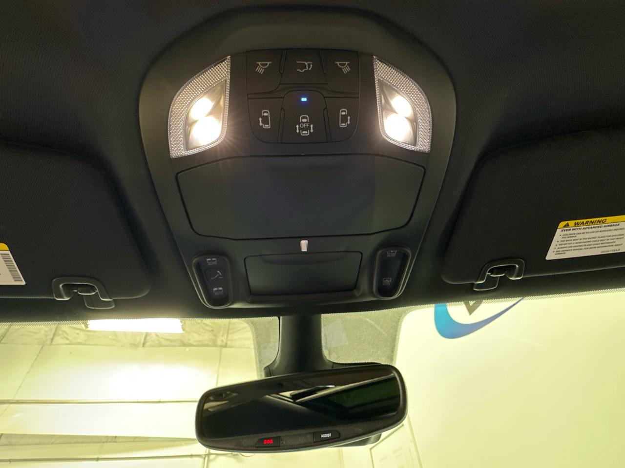 2026 Chrysler Pacifica Limited LIMITED/PANOROOF/LEATHER/24KM/1 OWNER LEASE DIRECT! Photo