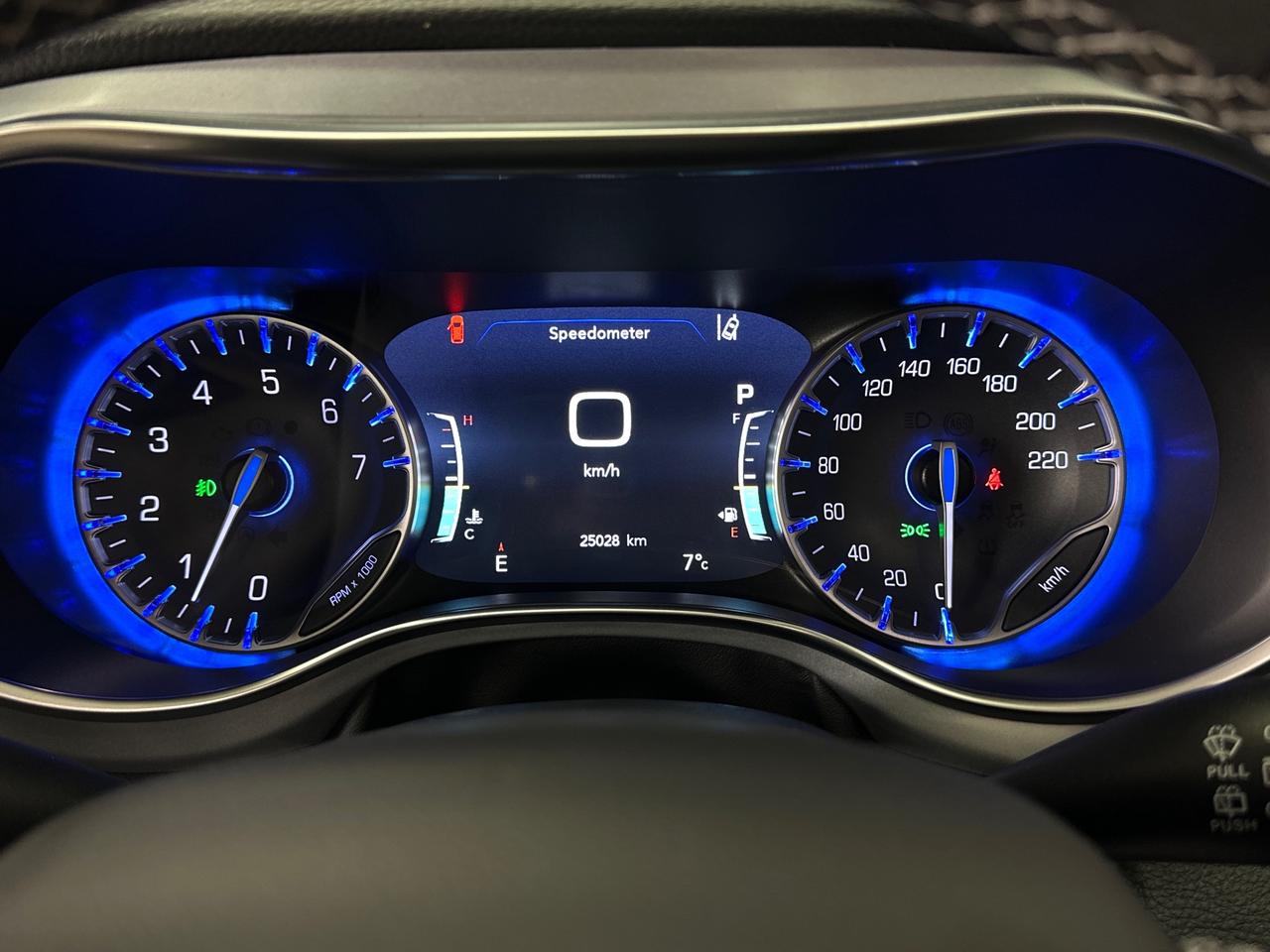 2026 Chrysler Pacifica Limited LIMITED/PANOROOF/LEATHER/24KM/1 OWNER LEASE DIRECT! Photo