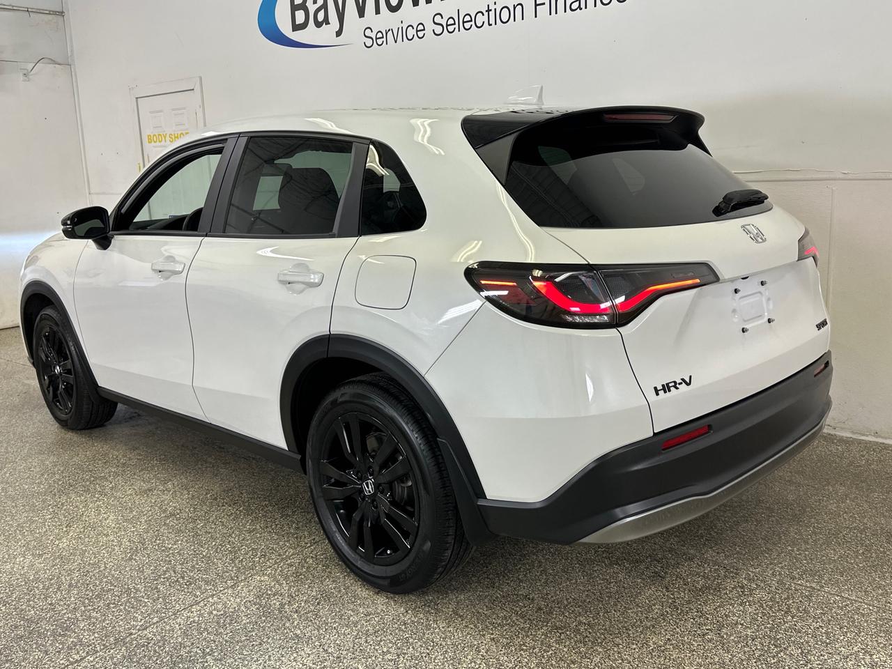 2026 Honda HR-V Sport SPORT/AWD/SUNROOF/9900KM/DIRECT FROM HONDA FINANCIAL! Photo4