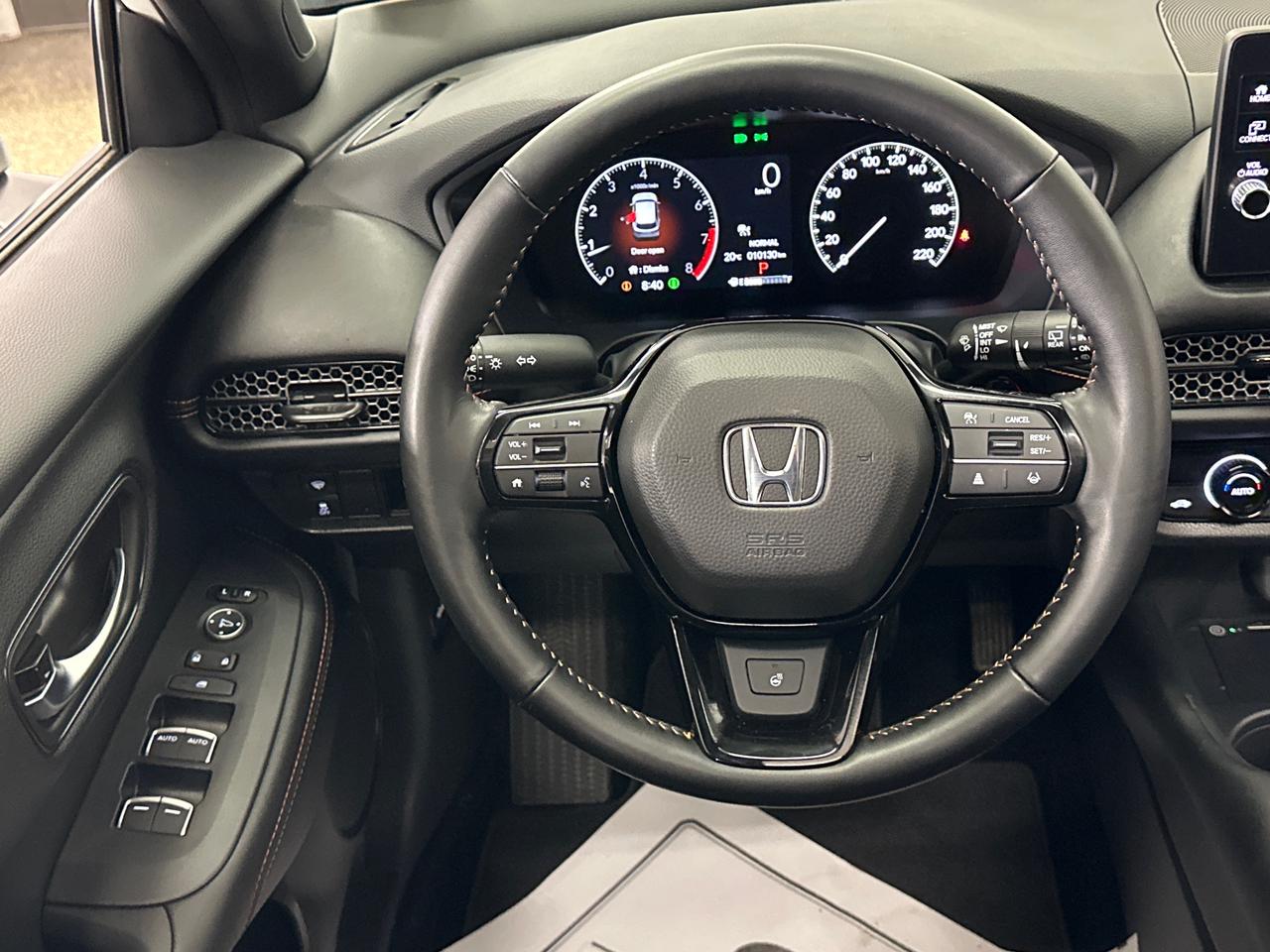 2026 Honda HR-V Sport SPORT/AWD/SUNROOF/9900KM/DIRECT FROM HONDA FINANCIAL! Photo