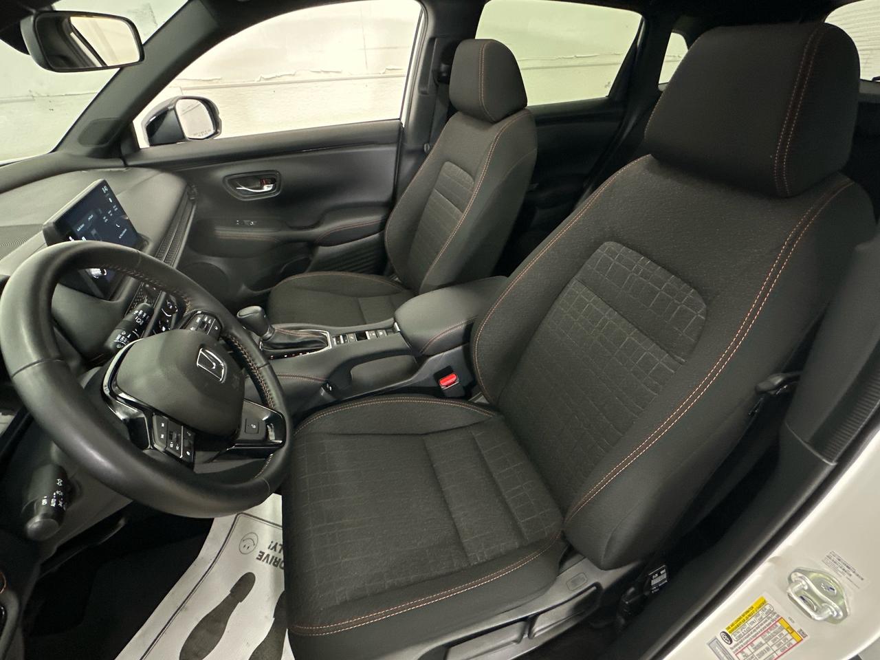 2026 Honda HR-V Sport SPORT/AWD/SUNROOF/9900KM/DIRECT FROM HONDA FINANCIAL! Photo