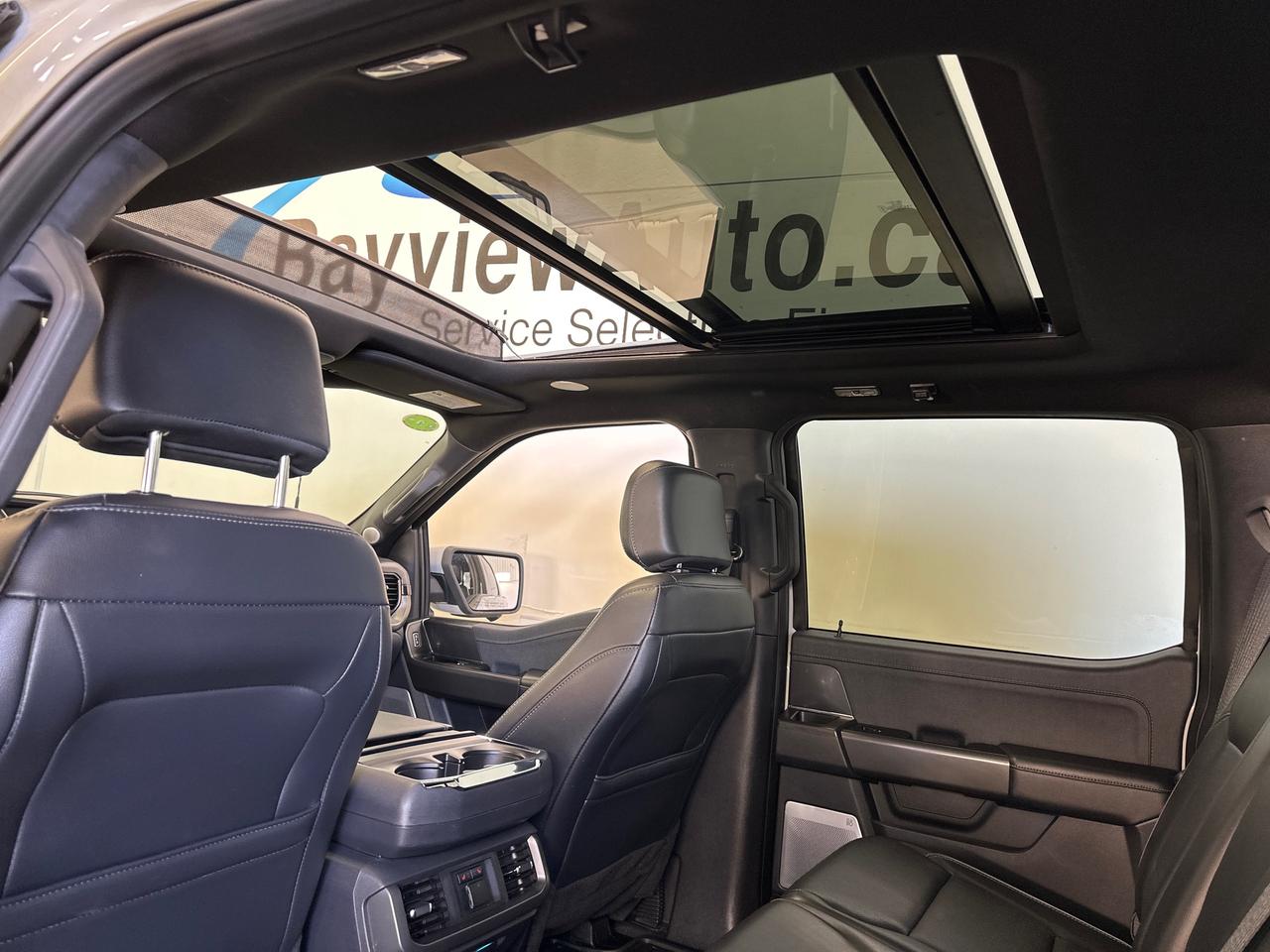 2024 Ford F-150 Lariat LARIAT/HYBRID/LEATHER/PANOROOF/NAVI/OFF 1 OWNER FORD LEASE! Photo